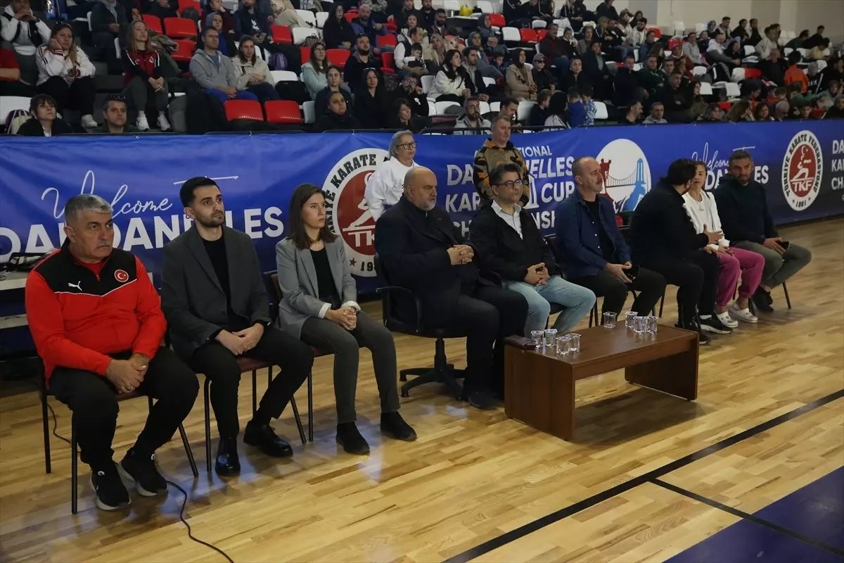 Uluslararası Dardanelles Cup Karate Şampiyonası Çanakkale'de Başladı