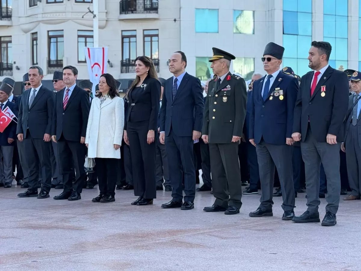 KKTC'nin kuruluşunun 42'nci yılında Taksim'de tören düzenlendi