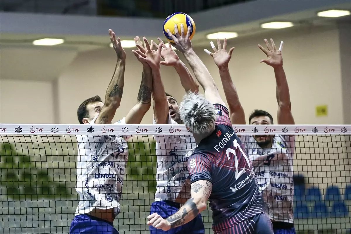 Ziraat Bankkart, Bursa Büyükşehir Belediyespor'u 3-1 Yendi