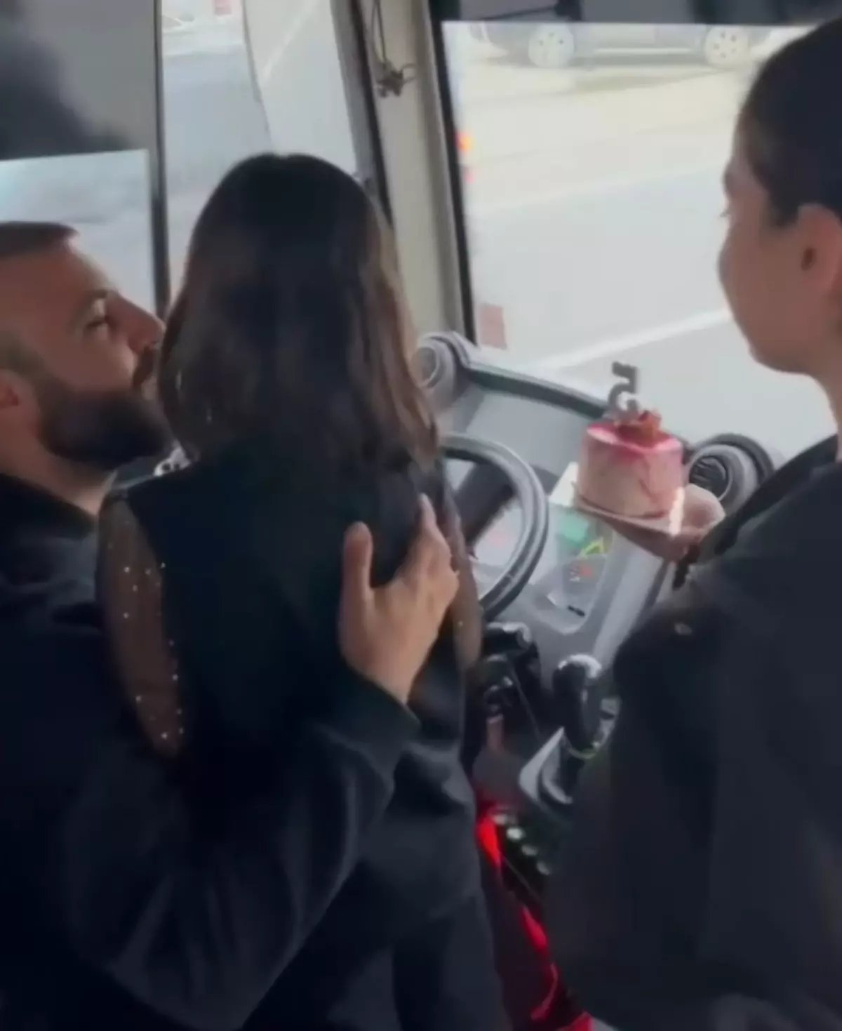 Otobüs Şoförüne Doğum Günü Sürprizi