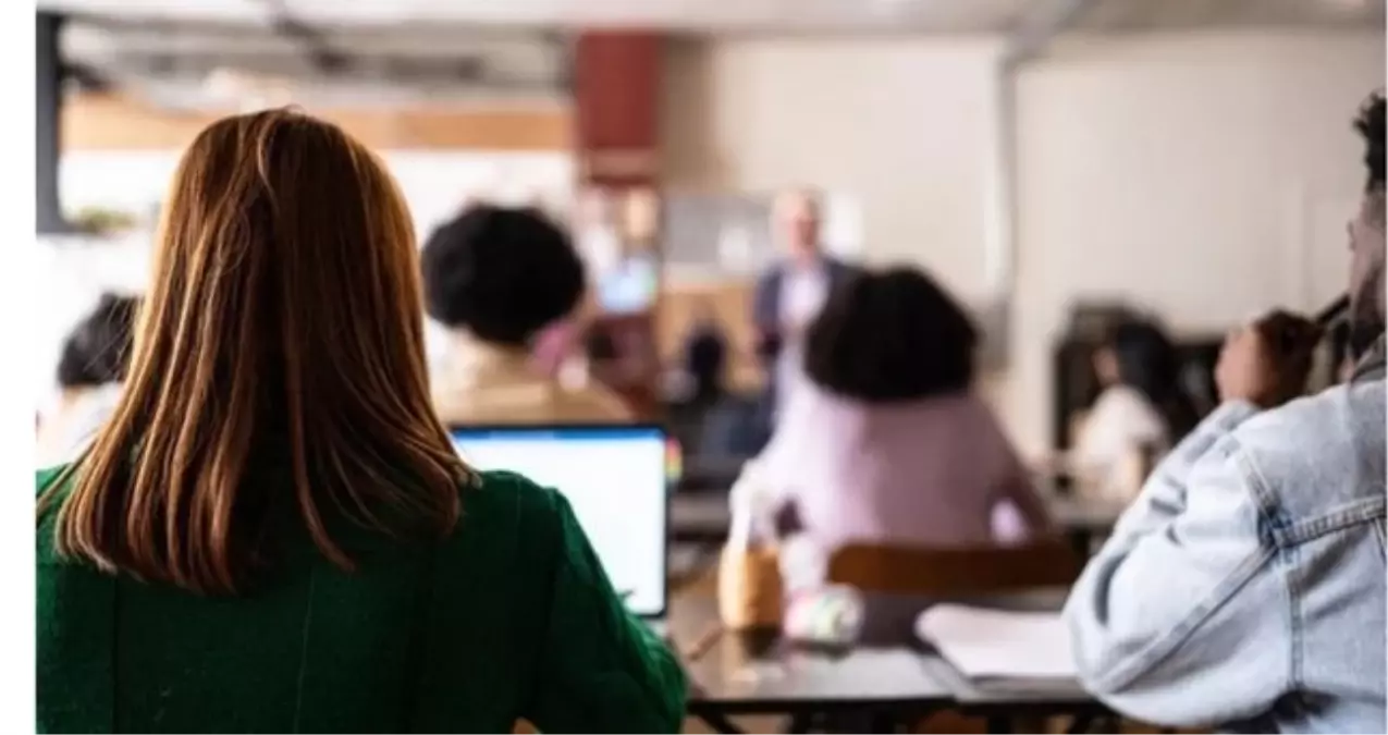 24 Kasım okullar tatil mi? Yarın okul var mı, yok mu? 24 Kasım (yarın) Öğretmenler Günü yarım gün mü?