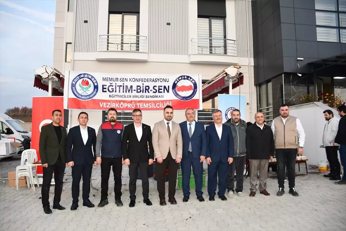 24 Kasım Öğretmenler Günü Vezirköprü'de Kutlandı