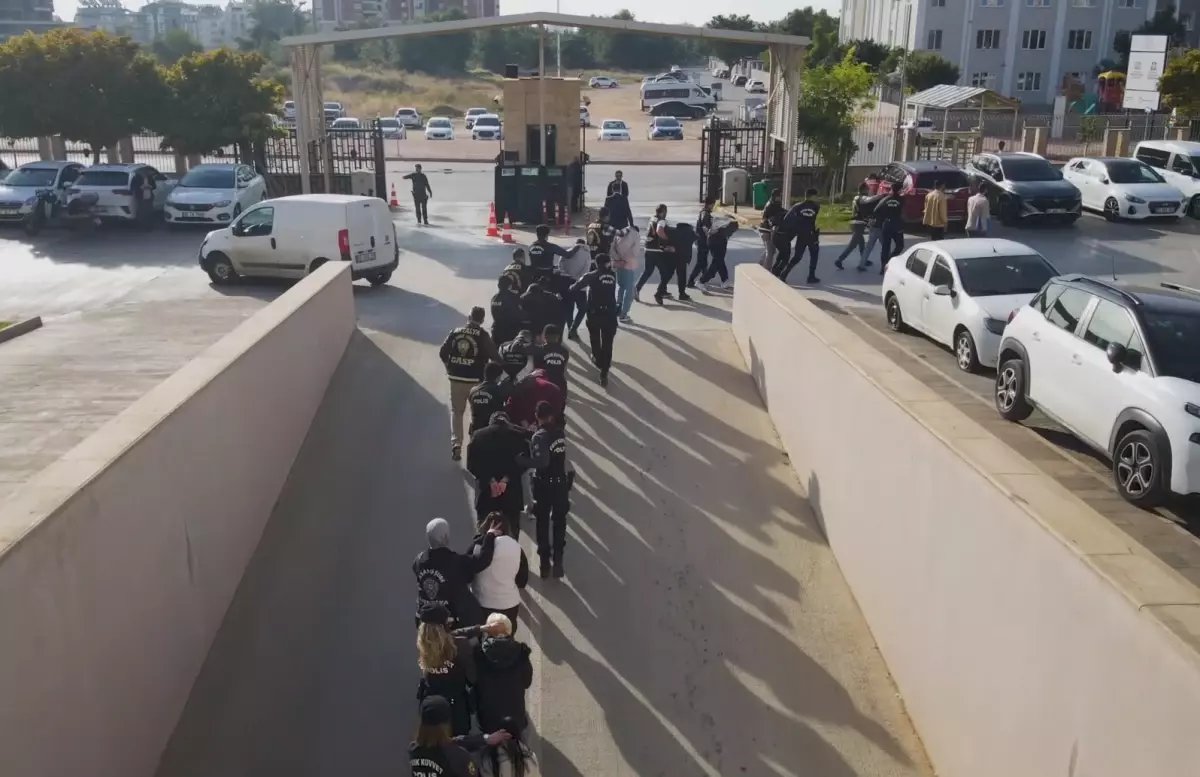Antalya'da Fahiş Hesap Operasyonu: 29 Gözaltı