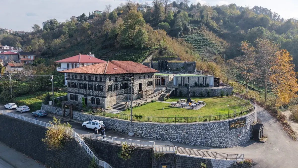 Sürmene'deki Tarihi Konağın Restorasyonu ve Müze Olarak Açılışı