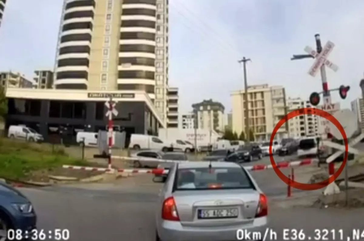 Samsun'da Tren Yolu Güvenliğini Tehlikeye Düşüren Sürücüye Ceza