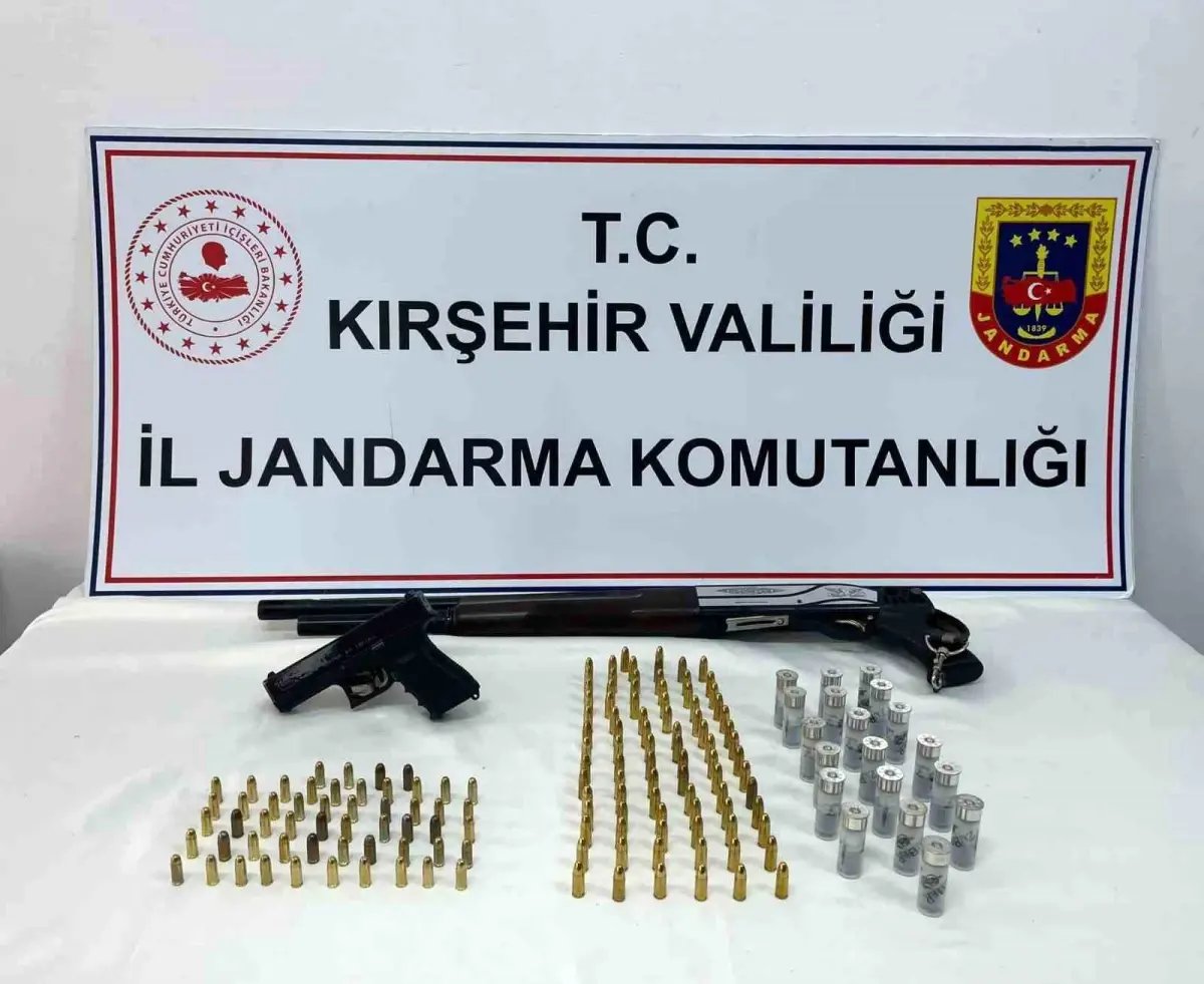 Kırşehir'de Ruhsatsız Silah Bulunduran 3 Kişi Yakalandı