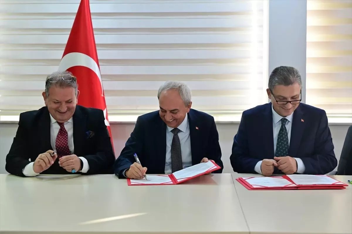 Kepez'de 4 Yeni Sağlık Tesisinin Yapımı İçin Protokol İmzalandı