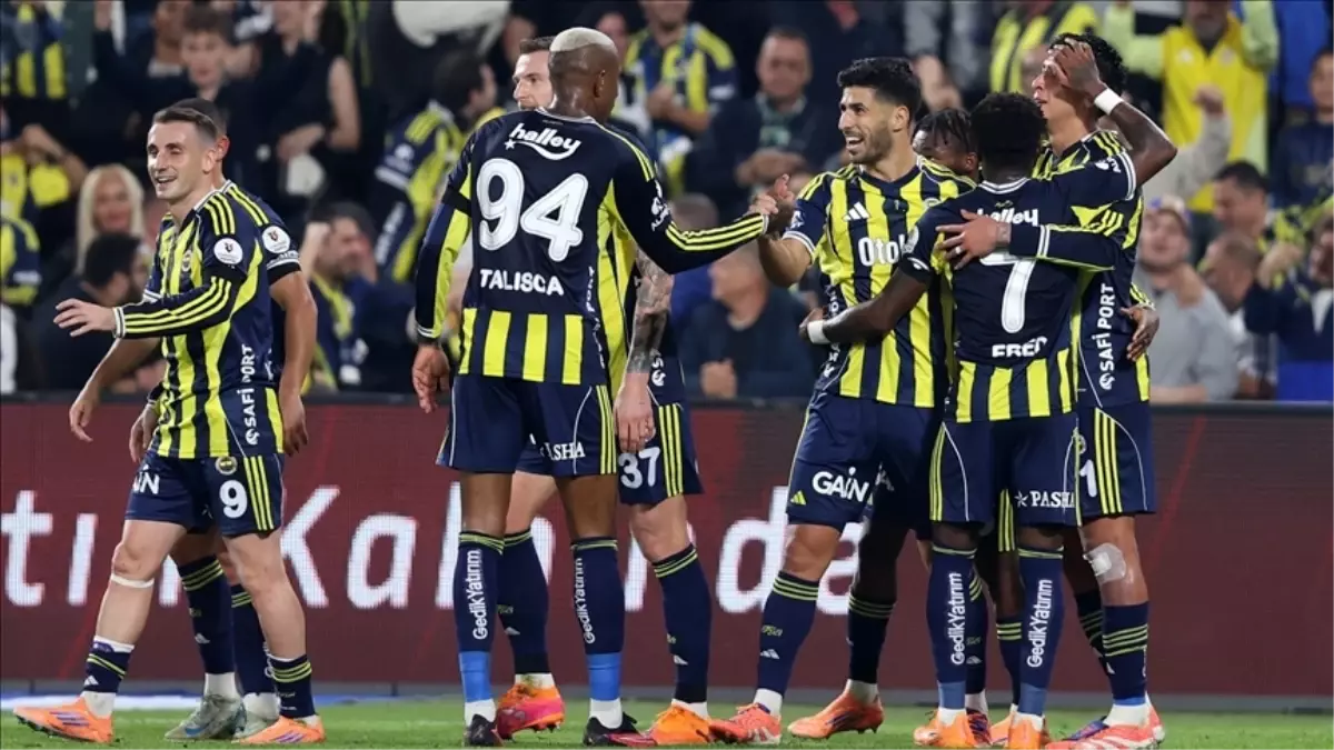 Fenerbahçe - Ferençvaroş maç kadrosu! İlk 11'ler açıklanıyor!