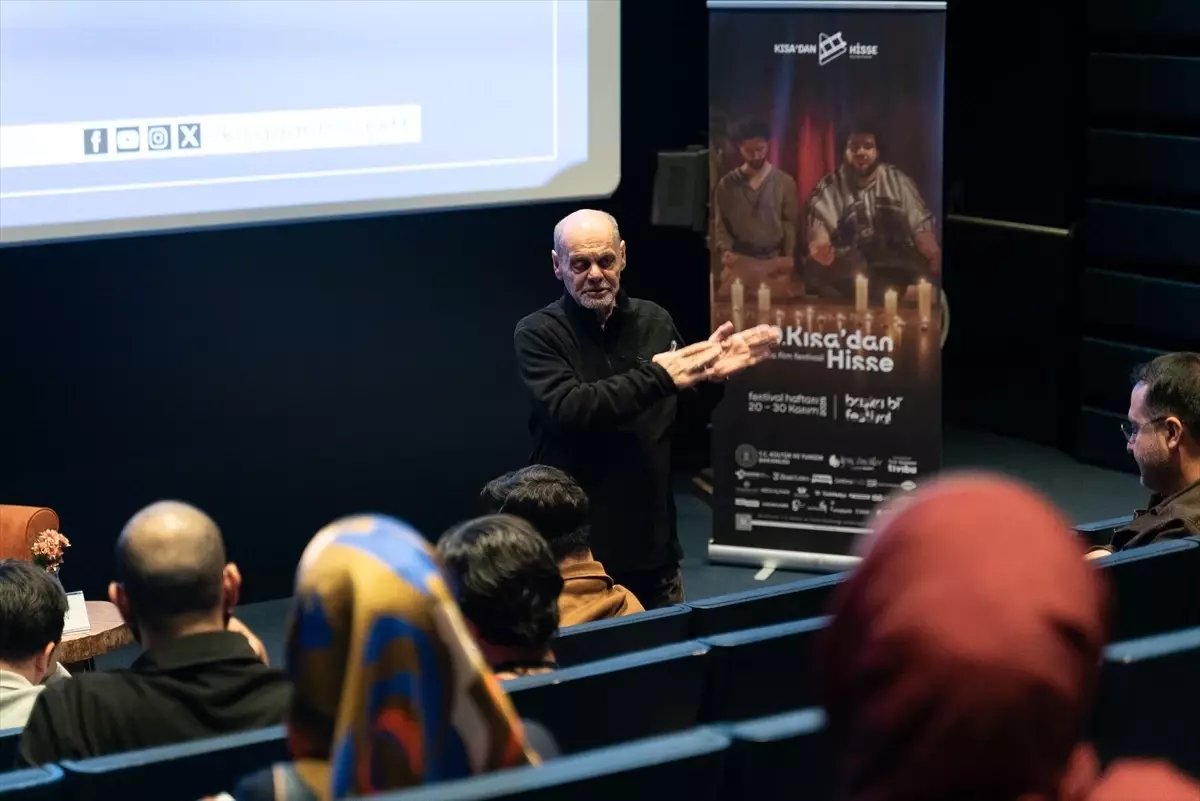Burçak Evren, Kısa Film Festivali'nde Film Okuma Atölyesi Düzenledi