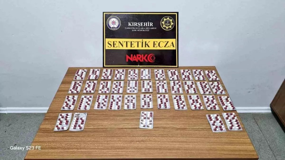 Kırşehir'de Uyuşturucu Operasyonu: 527 Sentetik Hap Ele Geçirildi