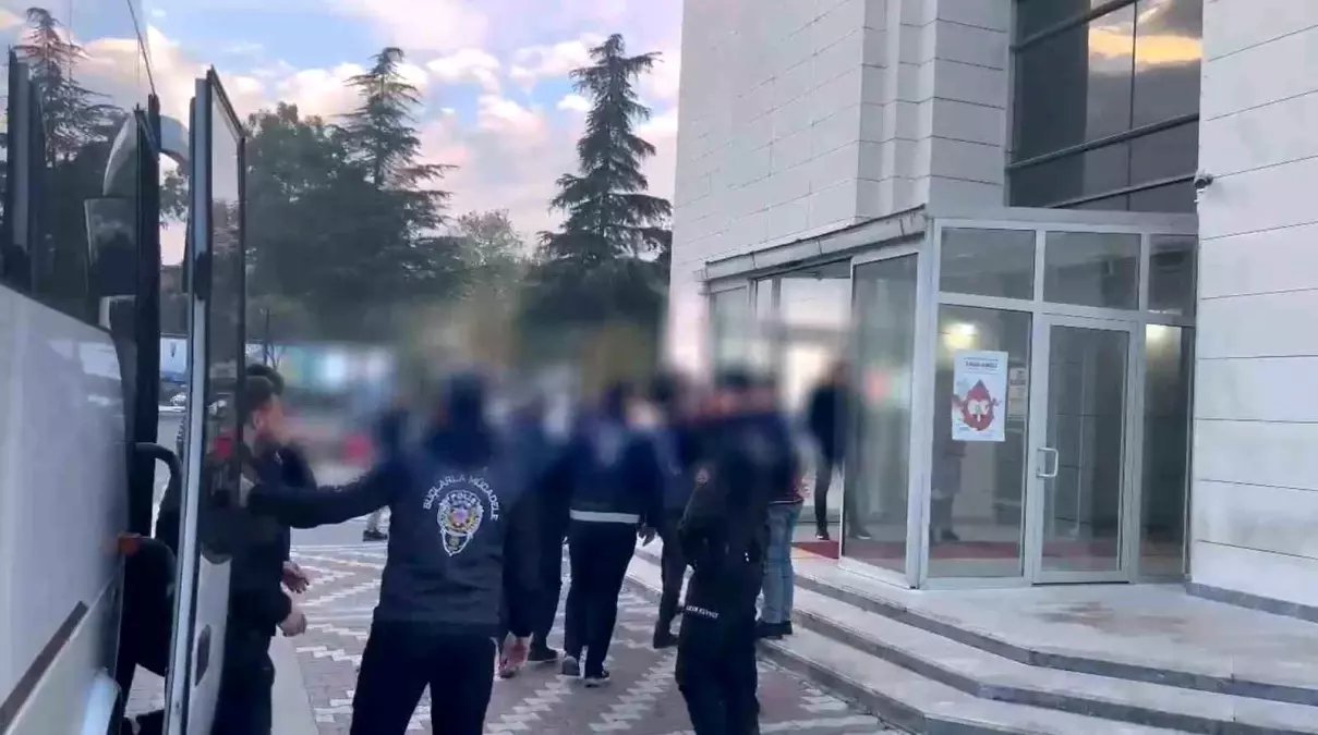 Manisa'da Yasa Dışı Bahis Operasyonu: 23 Gözaltı, 5 Tutuklama