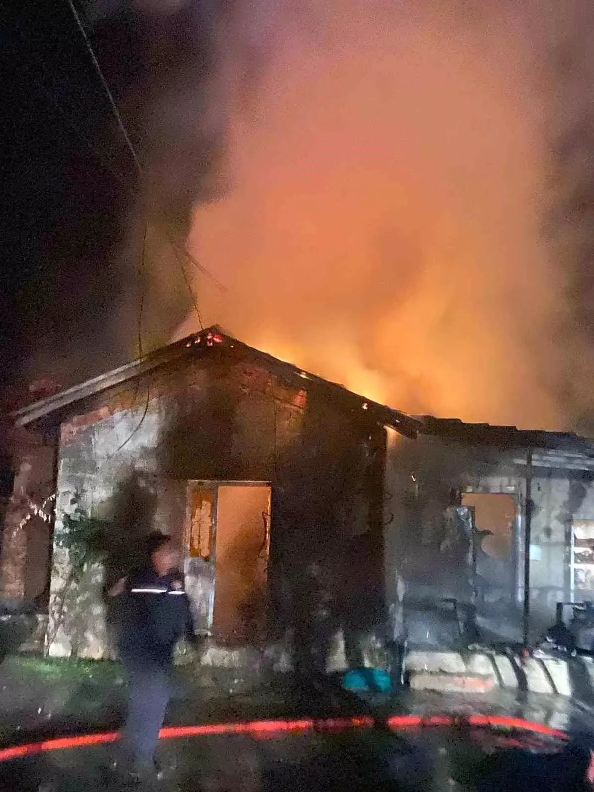 Muğla'da Yangın Felaketi: Ev Kullanılamaz Hale Geldi