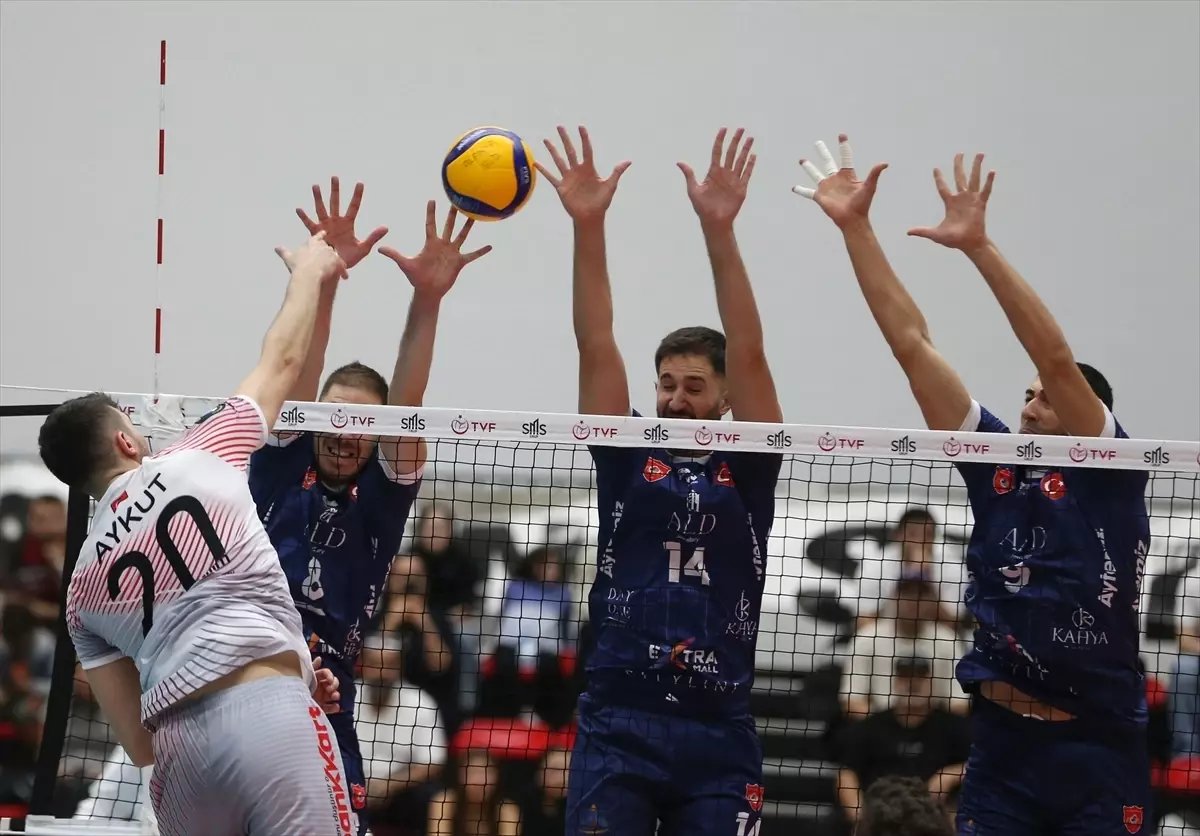 Ziraat Bankkart, Alanya Belediyespor'u 3-1 ile Geçti