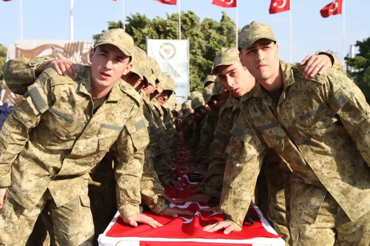 İskenderun'da 1,418 Acemi Er Yemin Etti