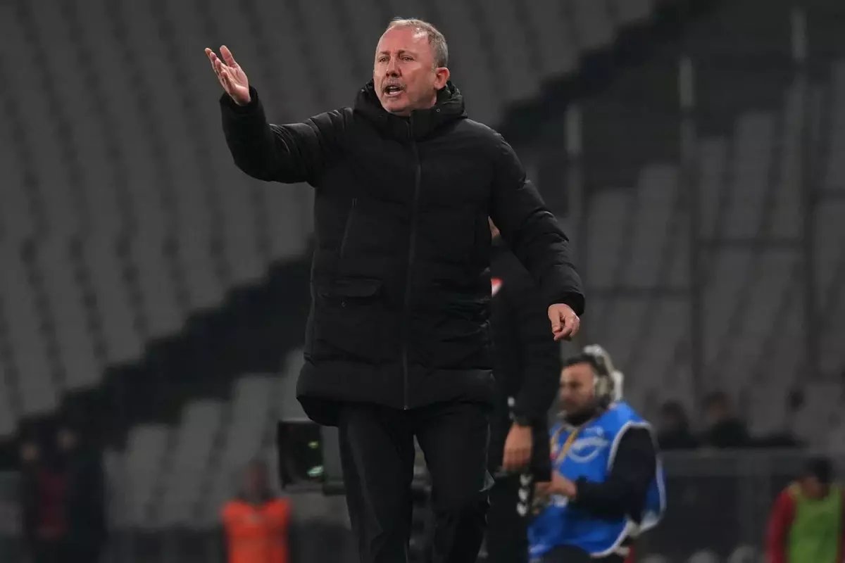 Sergen Yalçın'dan istifa çağrılarına olay cevap