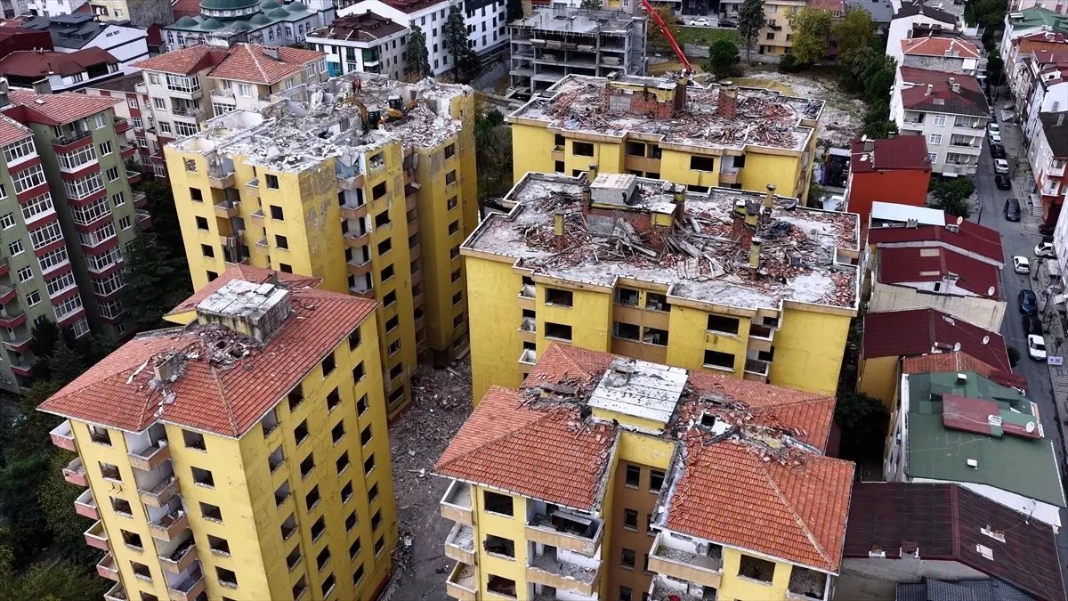 Yarısı Bizden Kampanyası ile Doğuş Sitesi Yeniden İnşa Edilecek