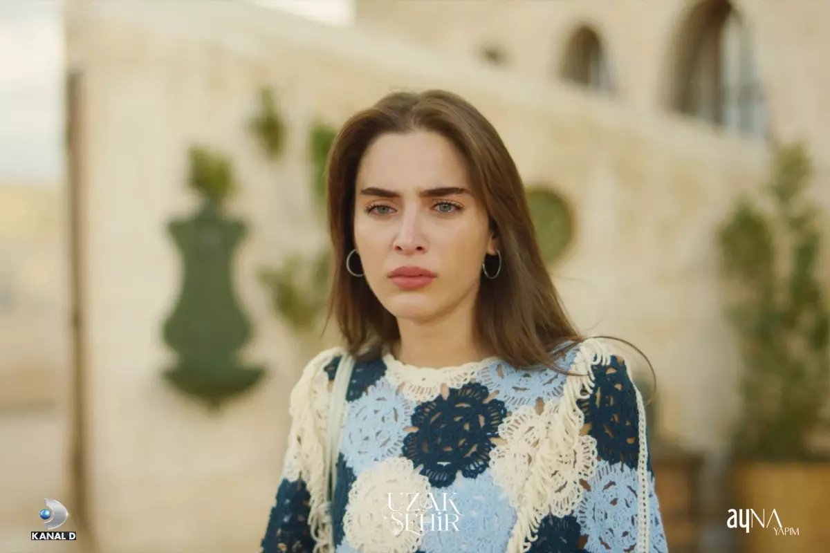 Uzak Şehir'in İpek'i Çağla Şimşek, Karakterine Sahip Çıktı