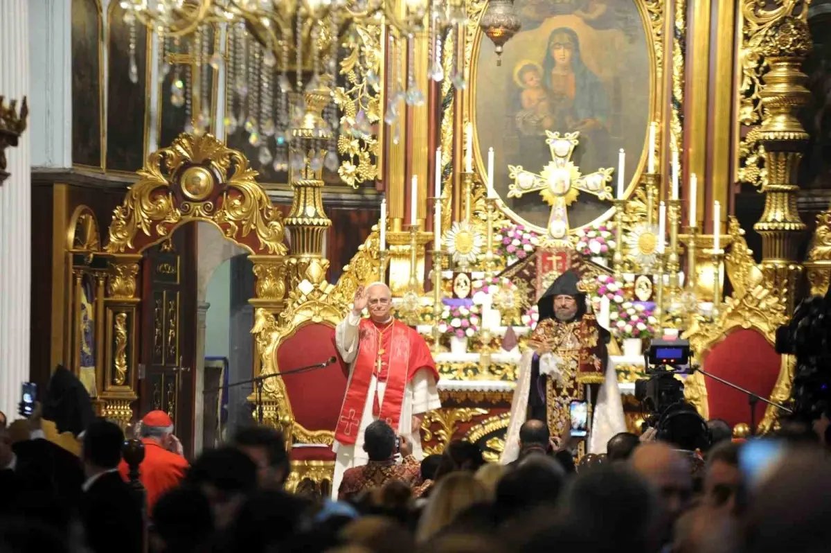 Papa 14. Leo, Ermeni Apostolik Katedrali'ne Ziyaret Gerçekleştirdi