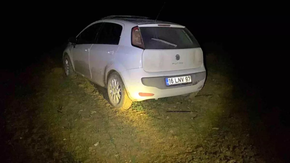 İnegöl'de Polis Kovalamacası: Araç Çamura Saplandı, Şüpheli Kaçtı