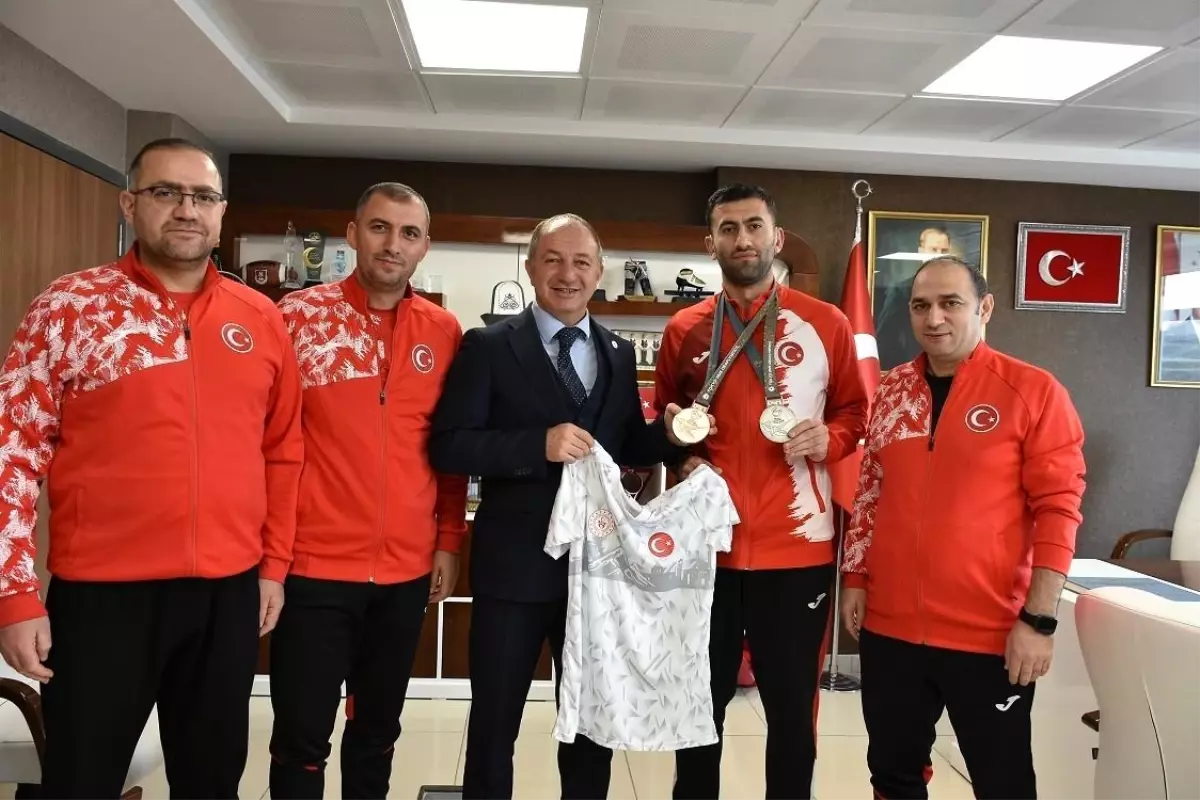 Milli Karateci Volkan Kardeşler'den Tokyo'da İki Madalya