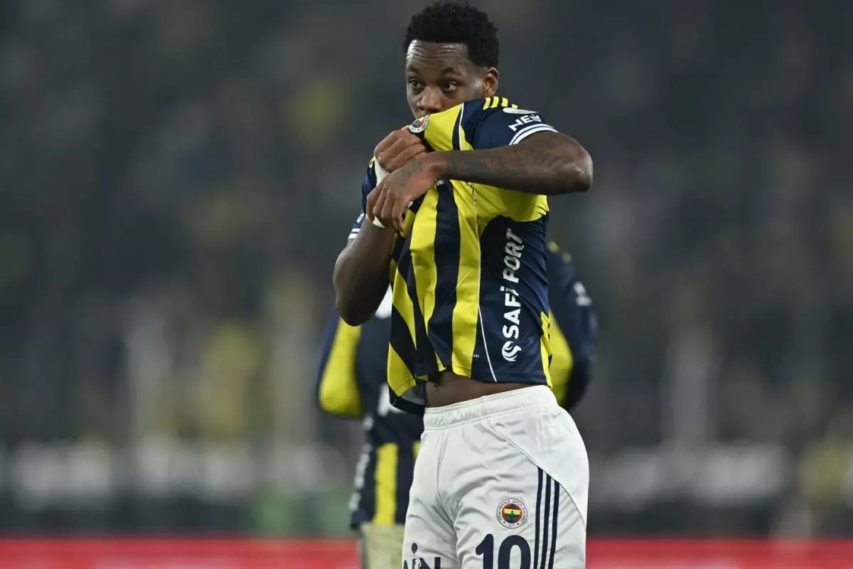 Durdurulamıyor! Derbilerin golcüsü Jhon Duran