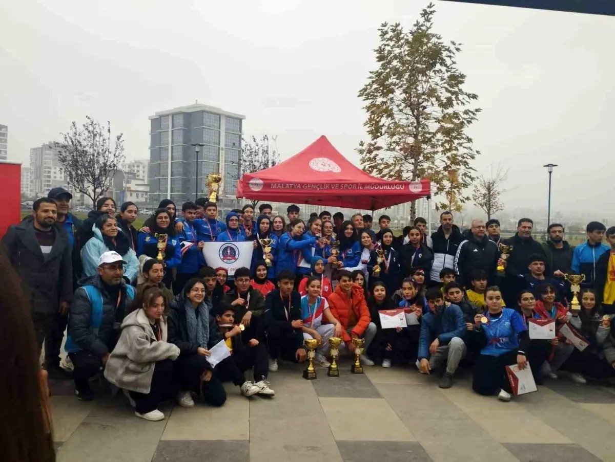 Malatya'da Okul Sporları Oryantiring Yarışması Düzenlendi