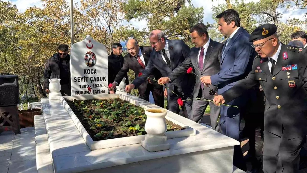 Çanakkale kahramanı Seyit Onbaşı vefatının 86. yılında kabri başında anıldı