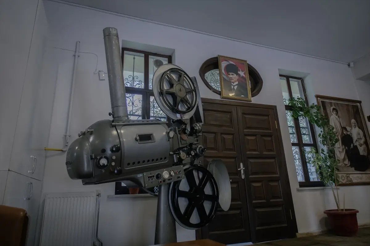 Malatya Fotoğraf Makinesi Müzesi'nde Nostaljik Sinema Atmosferi