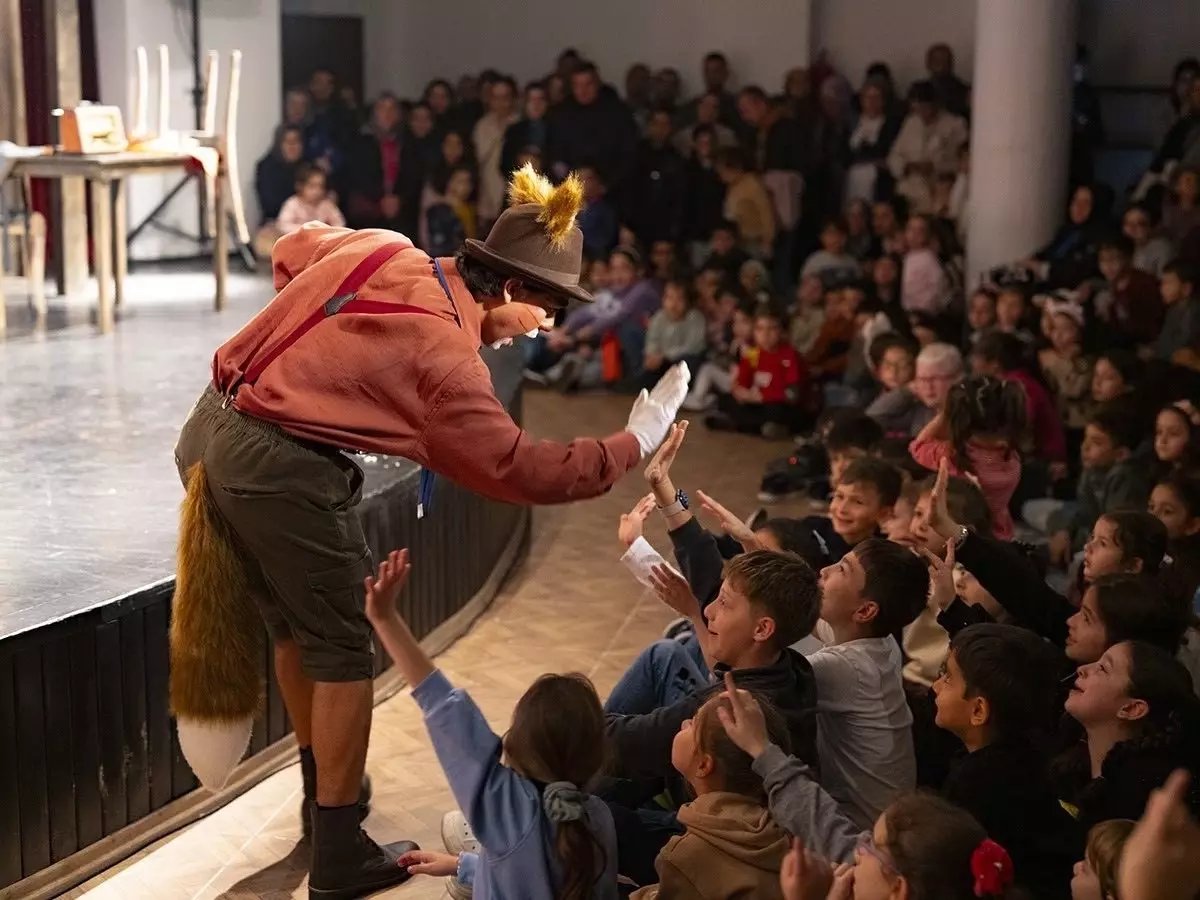 Akçaabat'ta 'Pinokyo' Tiyatrosu Çocuklarla Buluştu