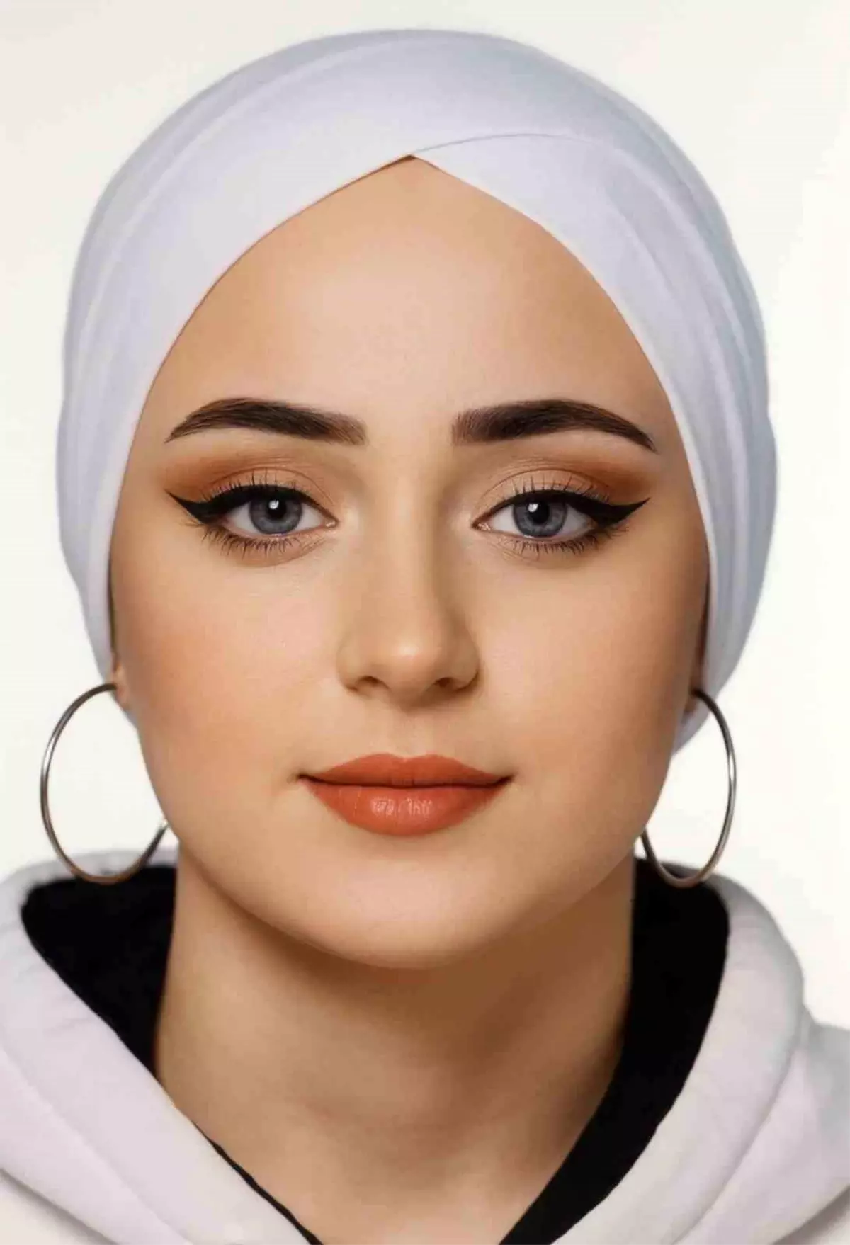 20 Yaşındaki Genç Kız Samsun'da İntihar Etti, 2 Gözaltı