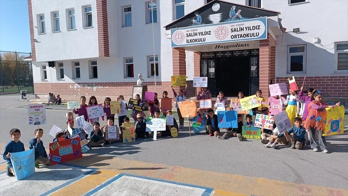 Van'da Akran Zorbalığına Dikkat Çeken Etkinlik