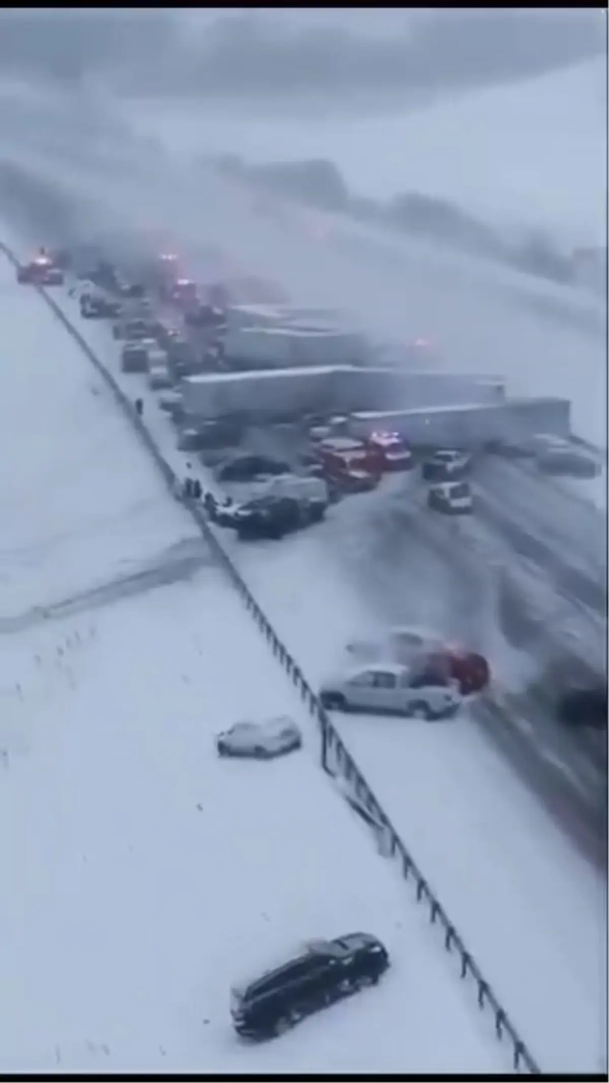 Indiana'da 50'den Fazla Araçla Zincirleme Kaza