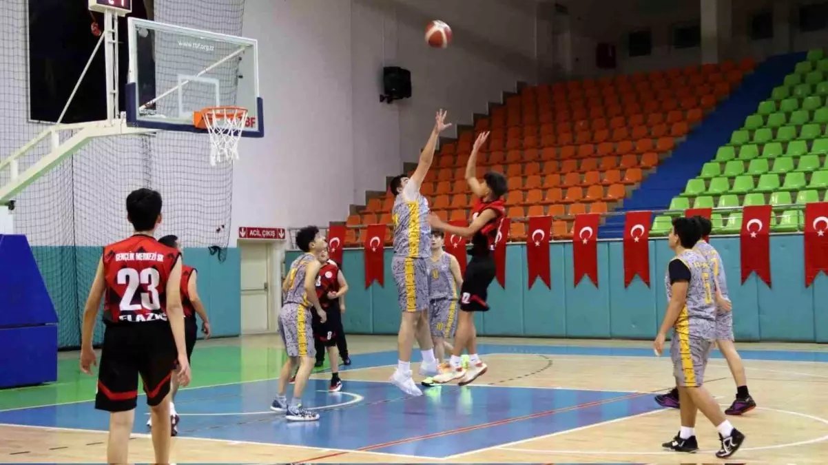 Elazığ'da U18 Erkekler Basketbol Müsabakaları Tamamlandı