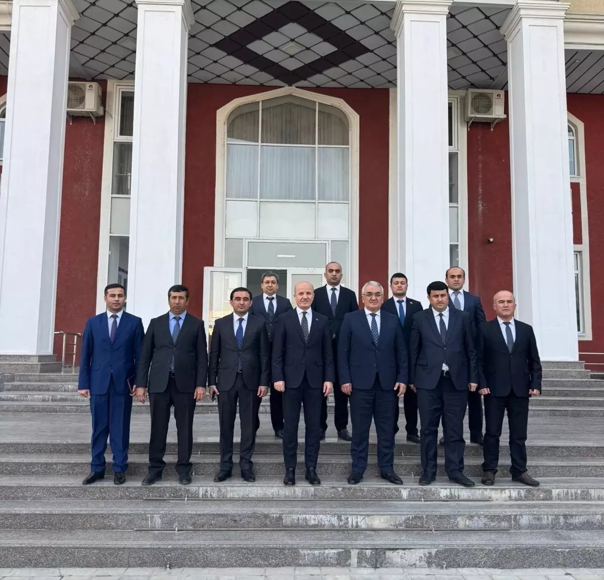 YÖK Başkanı Erol Özvar Tacikistan Milli Üniversitesi'ni Ziyaret Etti