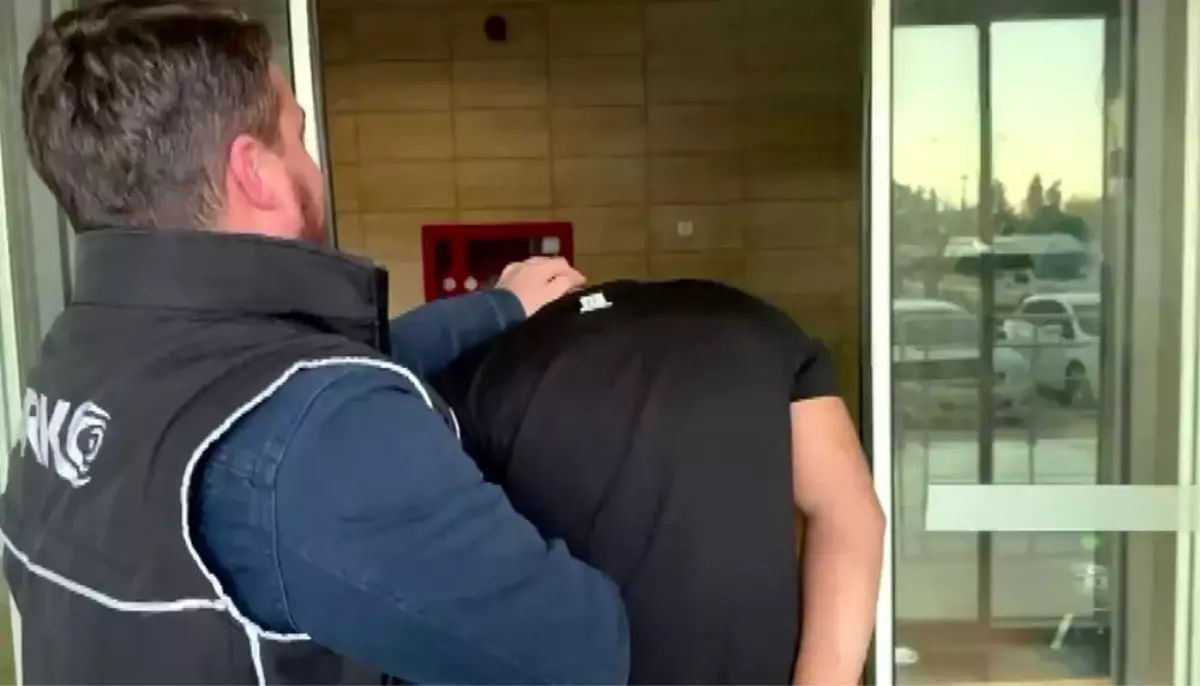 Firari Hırsız ve Uyuşturucu Taciri Adana'da Yakalandı