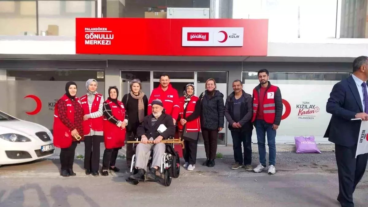 Türk Kızılay'dan Engelli İhtiyaç Sahiplerine Tekerlekli Sandalye Desteği