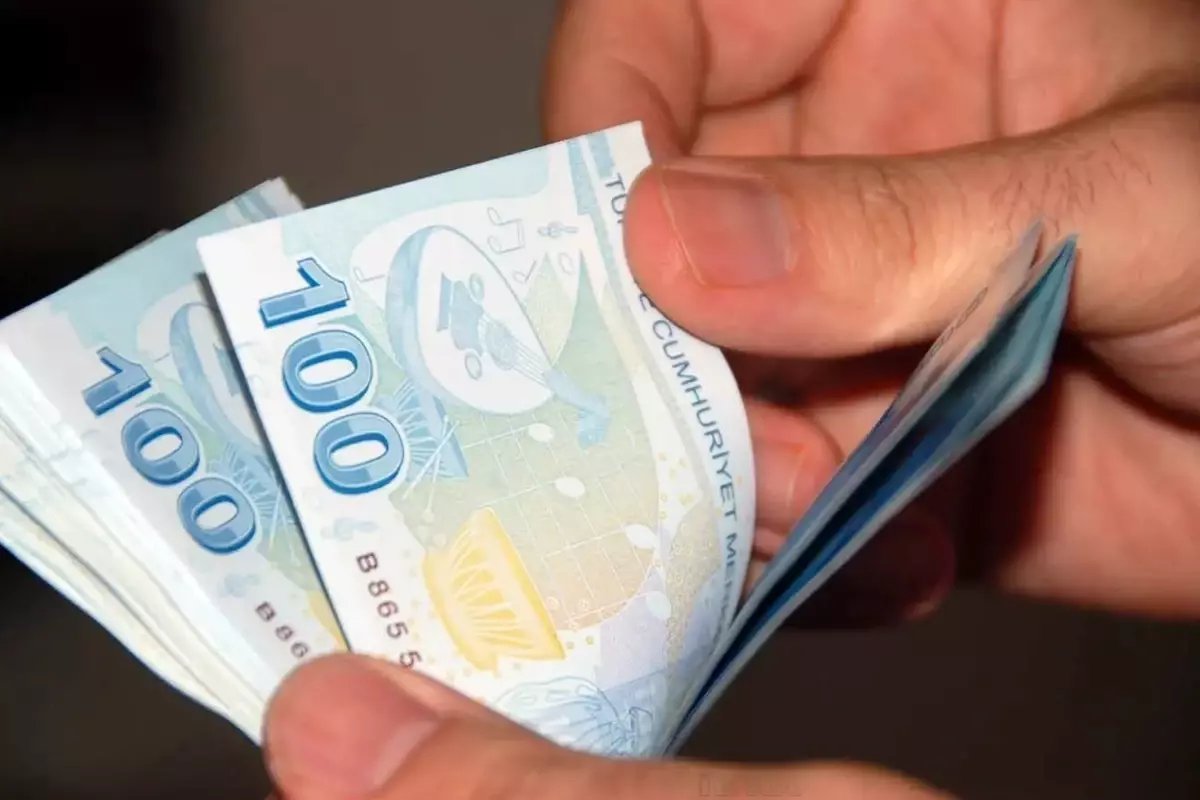 Düzenleme komisyondan geçti! Kamudaki üst düzey memurlara 30 bin lira seyyanen zam