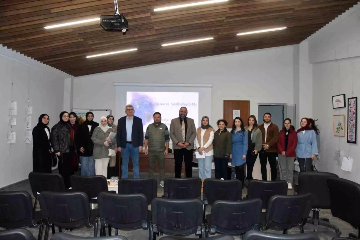 Düzce Üniversitesi'nde Sürdürülebilir Şehir Planlaması Üzerine Konferans