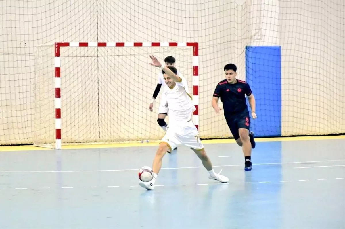 Eskişehir'de Genç A Erkek Futsal Müsabakaları Başladı