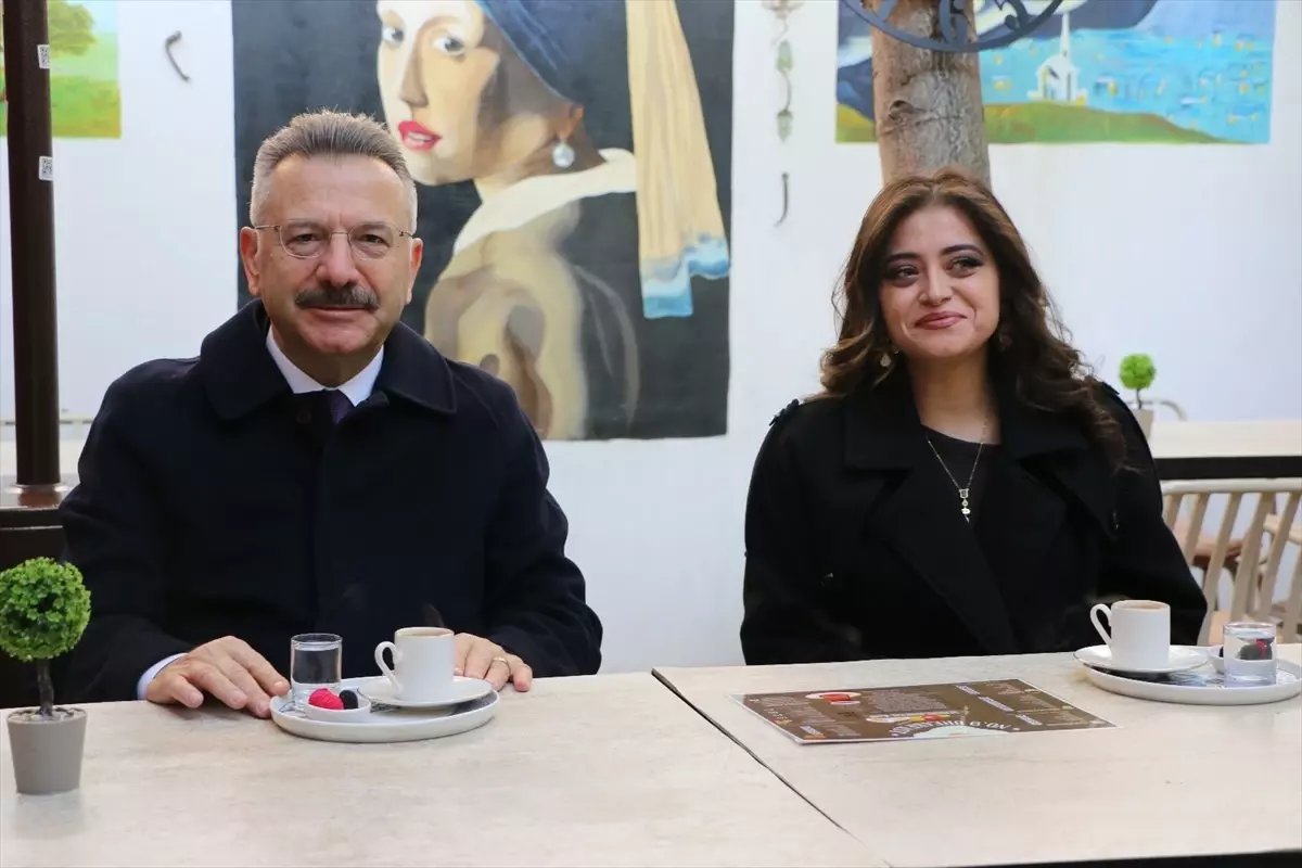 Eskişehir Valisi Aksoy, İŞKUR'un desteğiyle iş yeri açan 2 engelli girişimciyi ziyaret etti