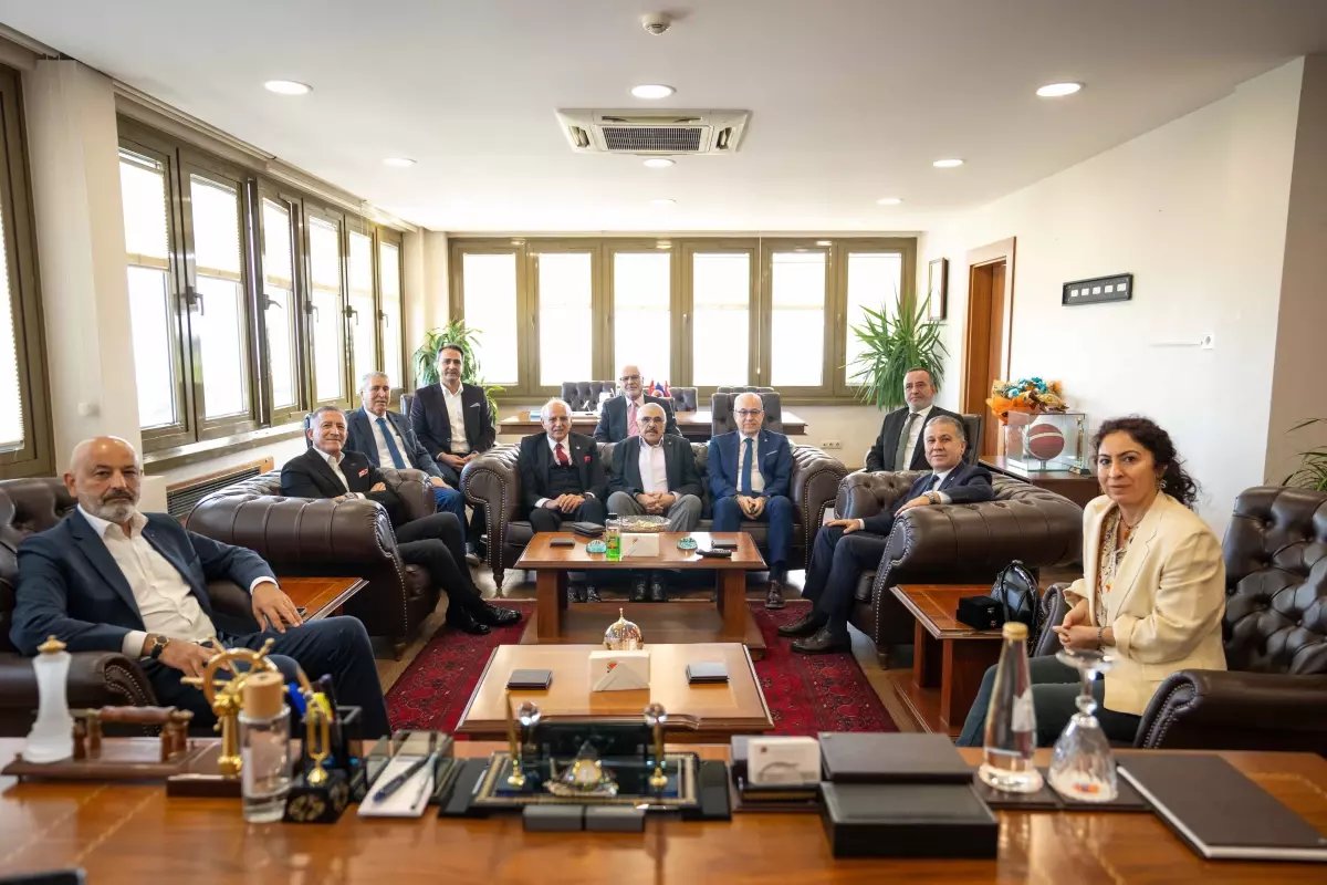 Efsane Şampiyon Mersinli Ahmet Kireççi memleketinde anıldı