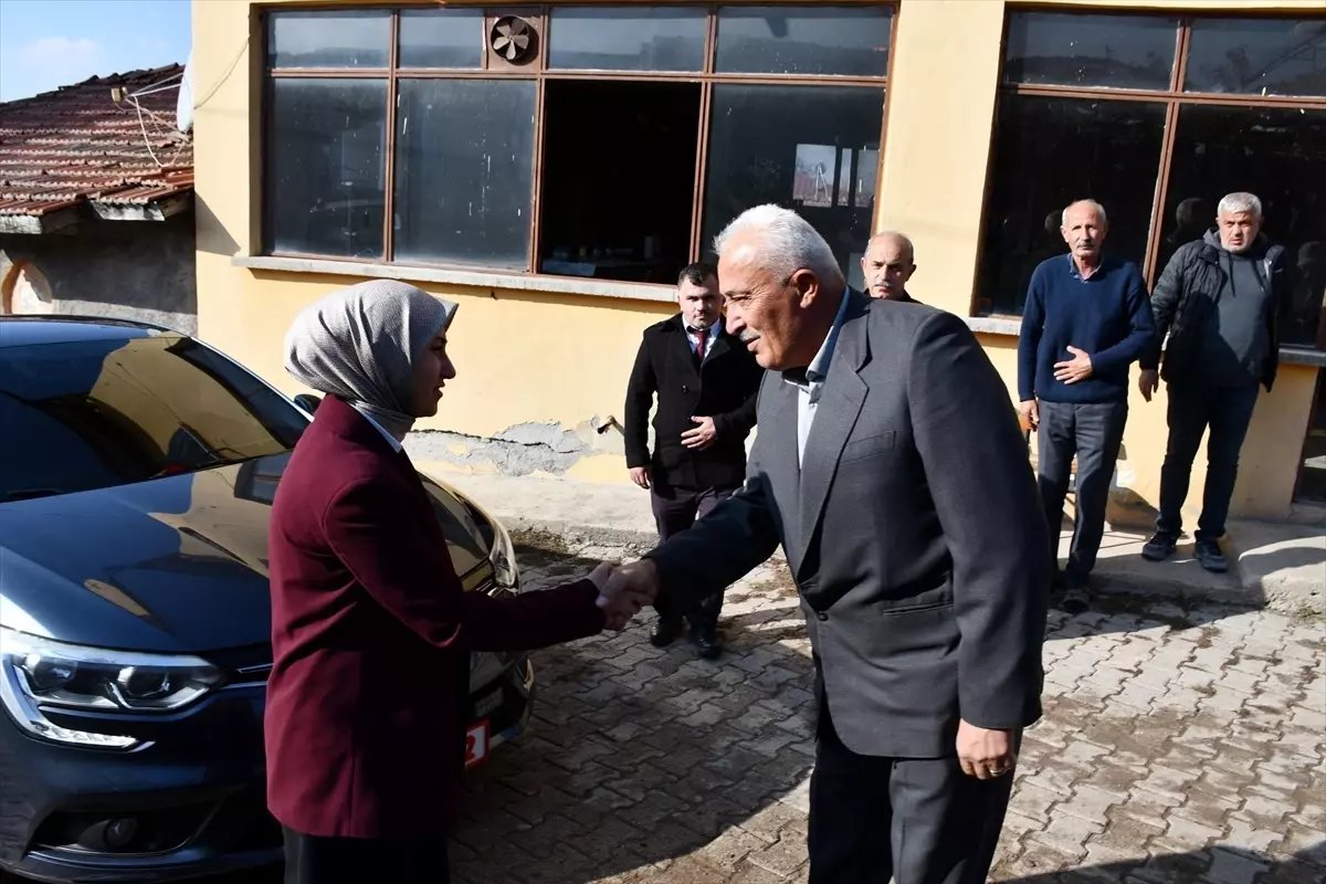 Gümüşhacıköy Kaymakamı Büşra Güneş, köy ziyaretlerine devam ediyor