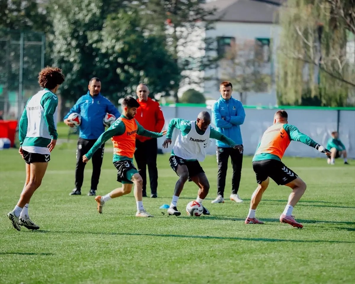 Sakaryaspor, Esenler Erokspor maçının hazırlıklarını sürdürdü