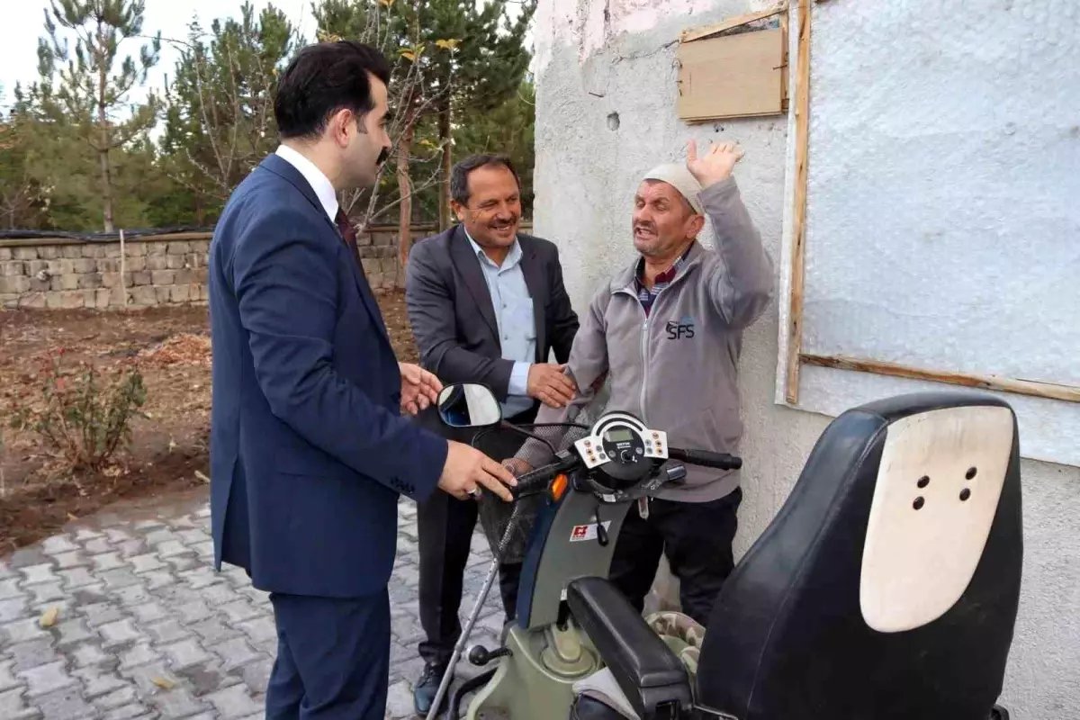 Tomarza Kaymakamı Eser Engelliler Günü'nü unutmadı