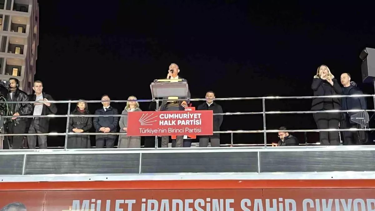 CHP Genel Başkanı Özgür Özel, Güngören'deki mitinge katıldı
