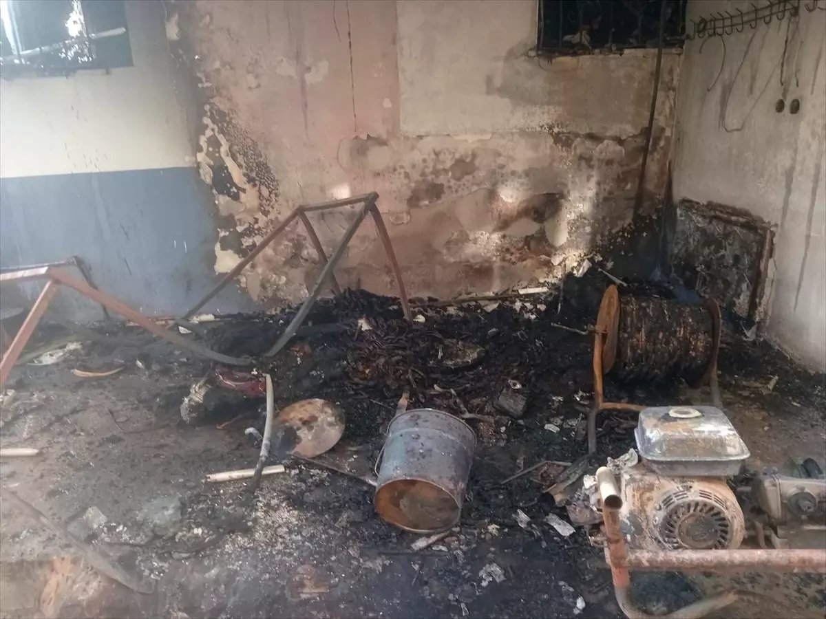 Bozyazı'da evde çıkan yangın söndürüldü