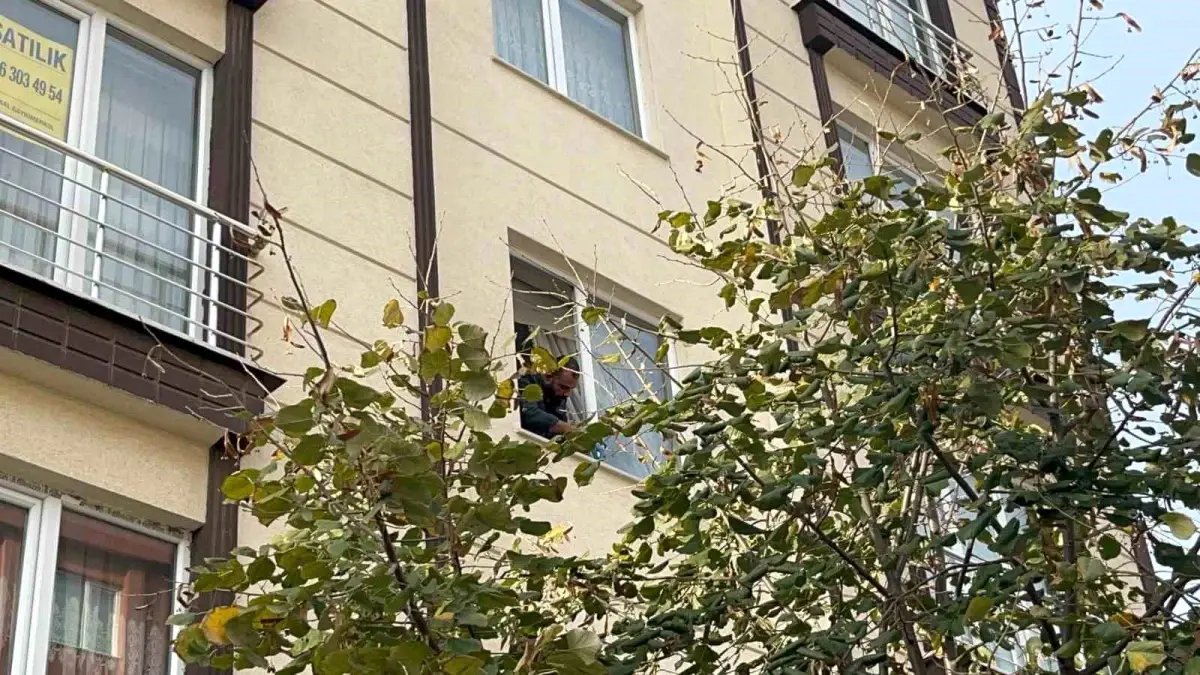 Çorlu'da ikinci kattan düşen 1 yaşındaki bebek ağır yaralandı