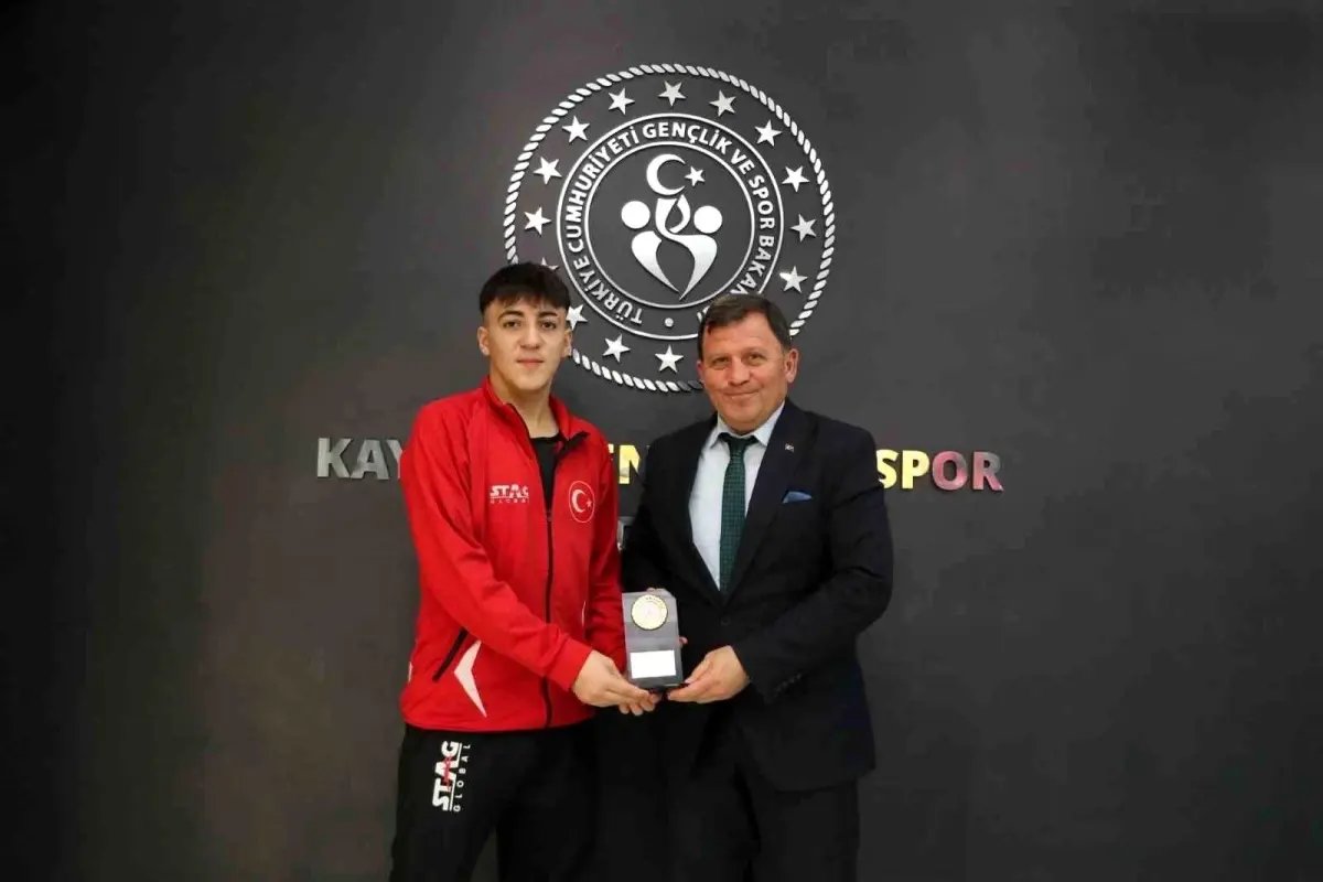 Kenan Eren Kahraman'dan Ali İhsan Kabakcı'ya ziyaret