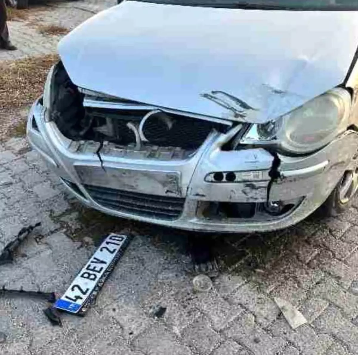 Otomobil ile SUV tipi araç çarpıştı: 1 yaralı