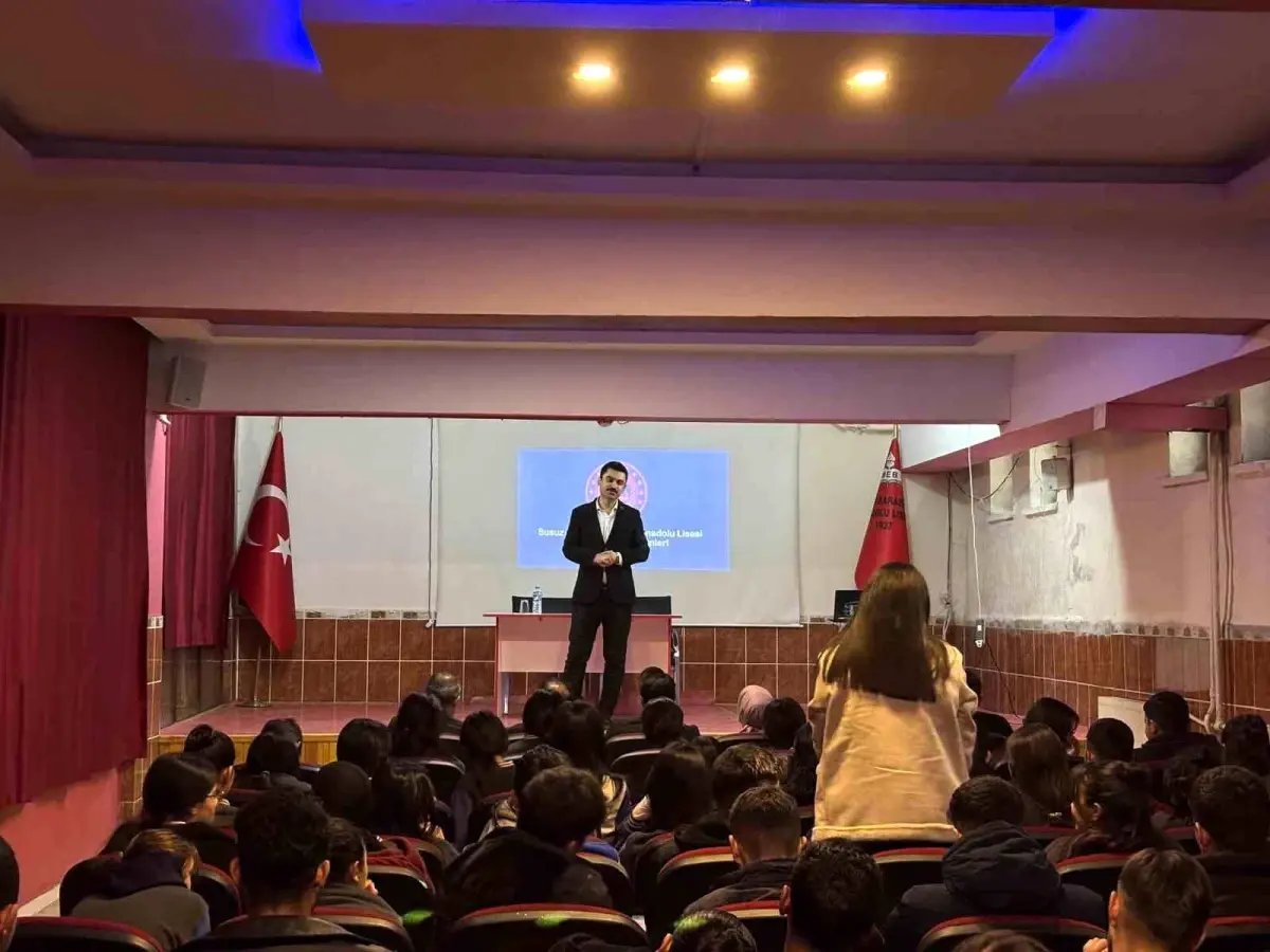 Susuz'da öğrenciler sordu, kaymakam mesleğini anlattı